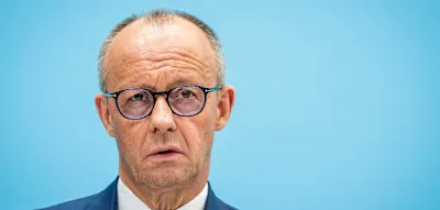 Gr&uuml;ne r&uuml;cken bis auf zwei Punkte an Union heran &ndash; Werte f&uuml;r Merz bleiben miserabel