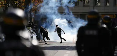 &bdquo;Seine Hand explodierte&ldquo; &ndash; Polizeigranate rei&szlig;t 15-J&auml;hrigem bei Sch&uuml;lerprotest Hand ab