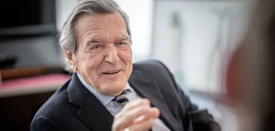 &bdquo;Schande f&uuml;r Deutschland&ldquo;, &bdquo;Verrat&ldquo; &ndash; Massive Kritik an Putin-Besuch von Schr&ouml;der