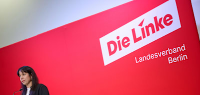 Linken-Politikerin Eralp verbittet sich &bdquo;Einmischung&ldquo; von Merz