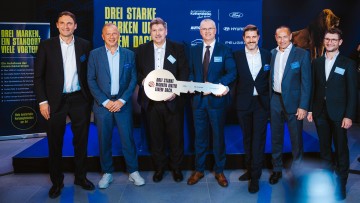 AVAG er&ouml;ffnet neuen Mehrmarkenbetrieb: Autohaus als Statement
