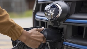 Gebrauchtwagenmarkt unter Druck: Best&auml;nde steigen, Preise sinken