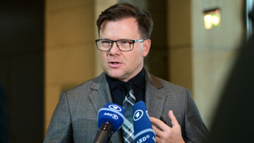 Umweltminister Schneider: Audi wettet "auf ein totes Pferd"