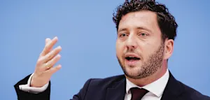 &bdquo;Treibt Leute in Radikalisierung&ldquo; &ndash; Banaszak kritisiert Aussagen der Union &uuml;ber Gen-Z-Proteste